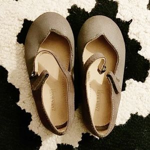 Baby girl's dress shoes